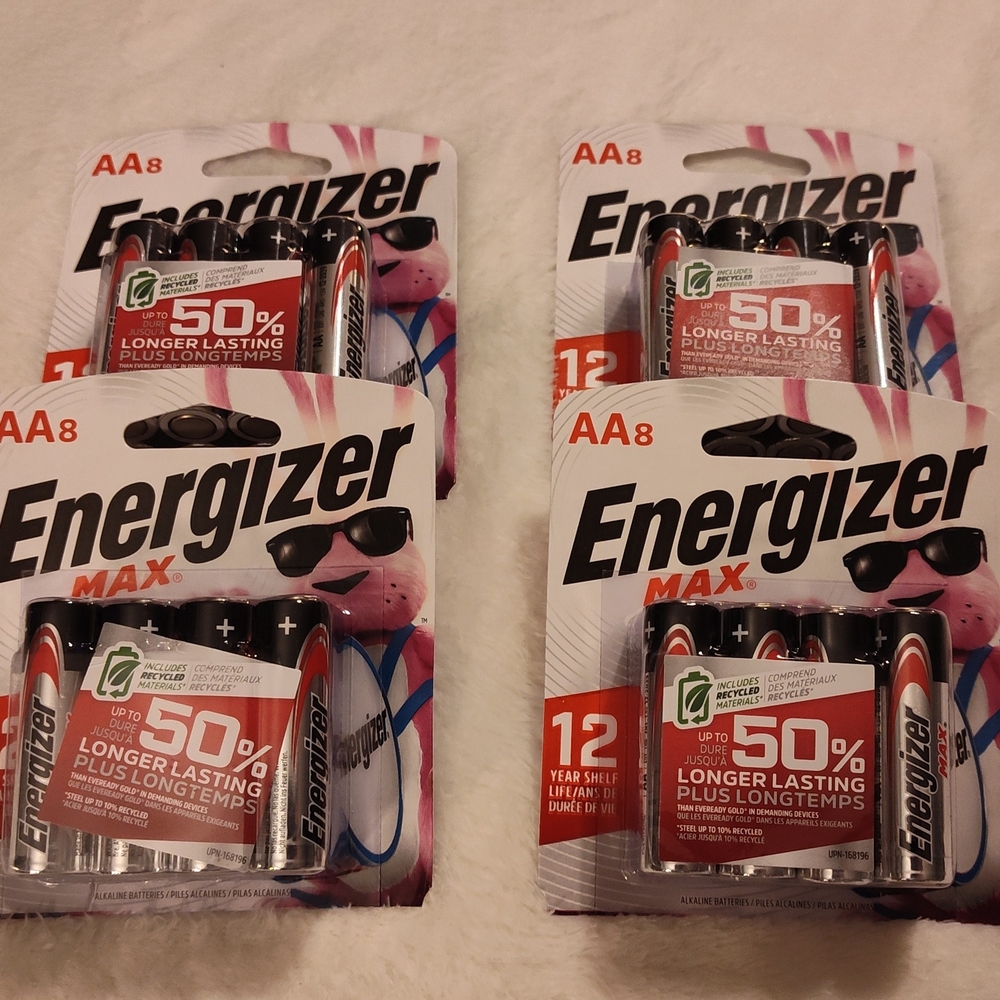 NWT NWT & SEALED! 4- ENERGIZER AA BATTERIES IN 8pks